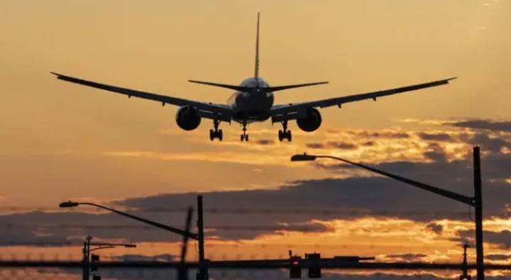 Indian Plane Crashed: ఆఫ్ఘనిస్థాన్లో కూలిపోయిన మాస్కో వెళ్తున్న భారత విమానం Indian Plane Crashed: ఆఫ్ఘనిస్థాన్లో కూలిపోయిన మాస్కో వెళ్తున్న భారత విమానం