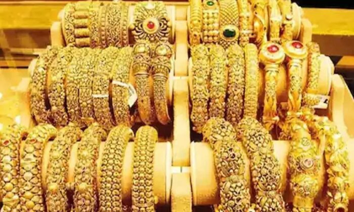 Gold : మనోళ్లకు పిచ్చి.. ఒక్క నెలలోనే రూ.657 కోట్ల బంగారం కొన్నారు Gold : మనోళ్లకు పిచ్చి.. ఒక్క నెలలోనే రూ.657 కోట్ల బంగారం కొన్నారు