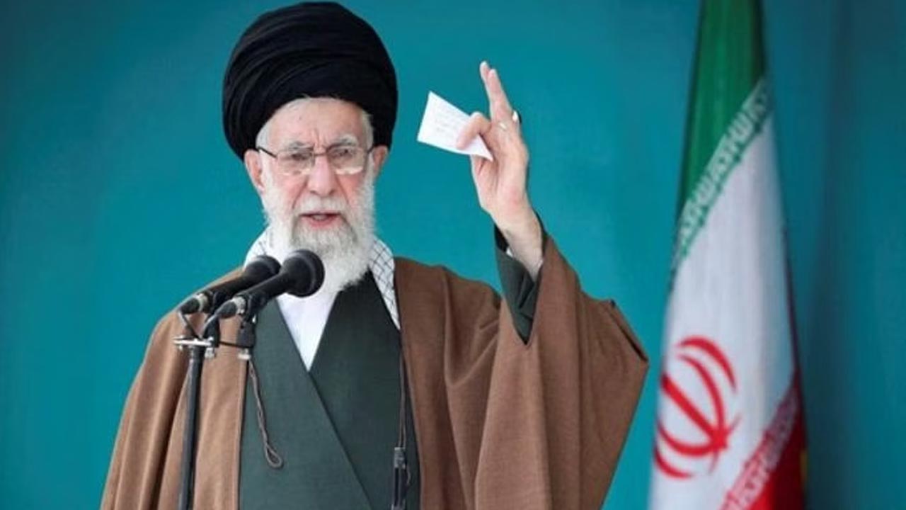 Iran-Israel: ఇజ్రాయెల్ సైనిక స్థావరాలపై ప్రతిదాడికి సిద్ధం కావాలి: ఇరాన్ సుప్రీంలీడర్ Iran-Israel: ఇజ్రాయెల్ సైనిక స్థావరాలపై ప్రతిదాడికి సిద్ధం కావాలి: ఇరాన్ సుప్రీంలీడర్
