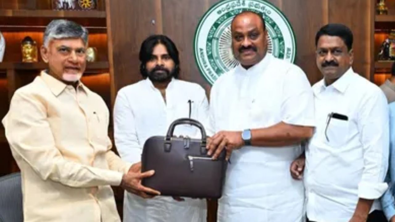 AP Budget 2024: ఏపీలో రైతులకు గుడ్న్యూస్.. రూ.43,402 కోట్లతో వ్యవసాయ బడ్జెట్! AP Budget 2024: ఏపీలో రైతులకు గుడ్న్యూస్.. రూ.43,402 కోట్లతో వ్యవసాయ బడ్జెట్!