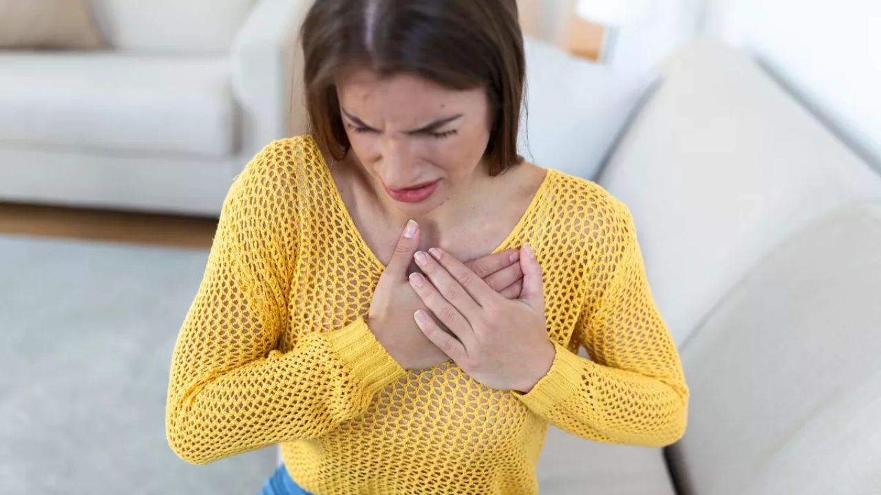 Cardiac Arrests: గుండెపోటుకు గురికాకూడదనుకునే వారు వీటిని అలవాటు చేసుకోవాల్సిందే Cardiac Arrests: గుండెపోటుకు గురికాకూడదనుకునే వారు వీటిని అలవాటు చేసుకోవాల్సిందే
