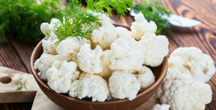Cauliflower: క్యాలీఫ్లవర్ తింటున్నారా..? ఈ విషయాలు తెలుసుకోండి.. Cauliflower: క్యాలీఫ్లవర్ తింటున్నారా..? ఈ విషయాలు తెలుసుకోండి..