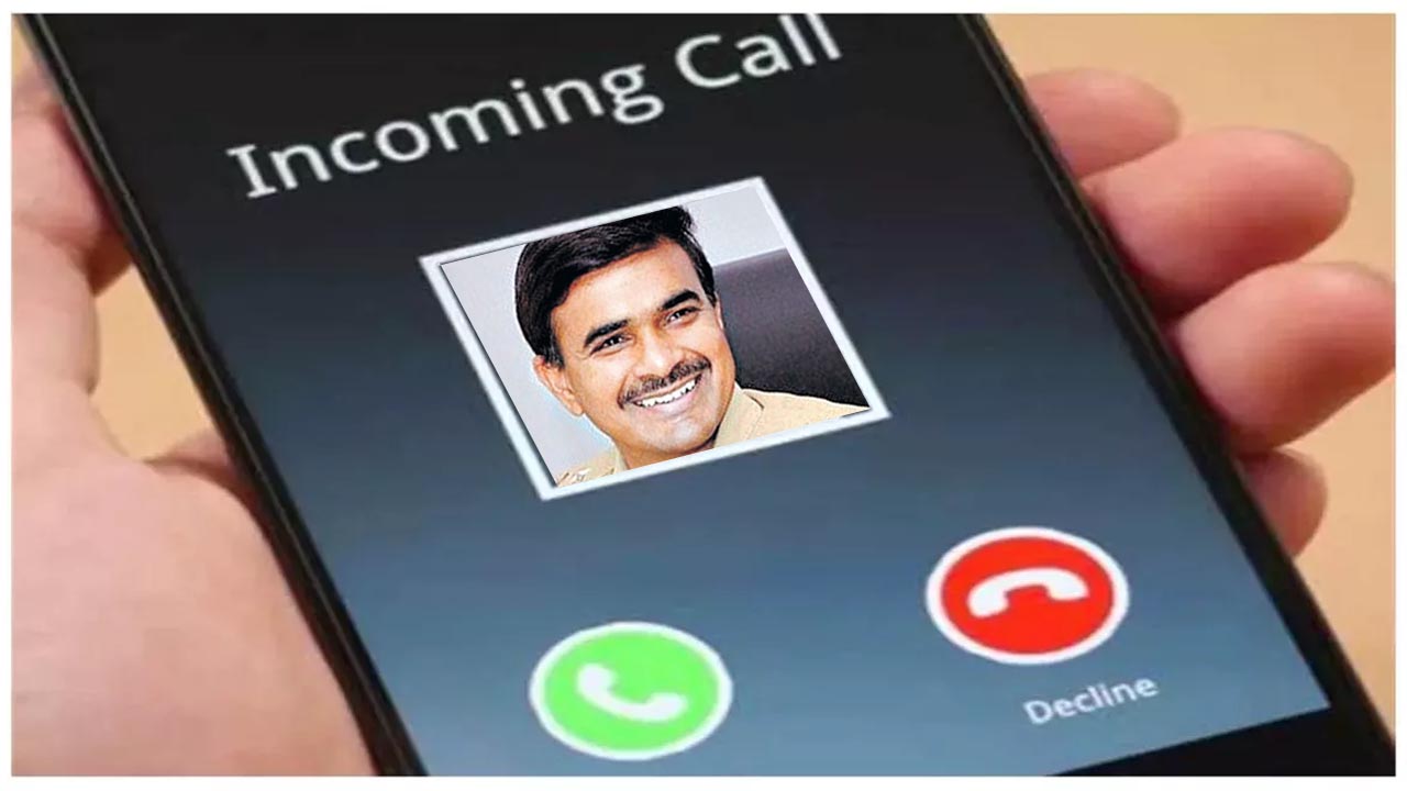 Hyderabad CP DP: సైబర్ కేటుగాళ్ల నయా దందా.. హైదరాబాద్ సీపీ డీపీతో ఫేక్ వాట్సప్ కాల్ Hyderabad CP DP: సైబర్ కేటుగాళ్ల నయా దందా.. హైదరాబాద్ సీపీ డీపీతో ఫేక్ వాట్సప్ కాల్