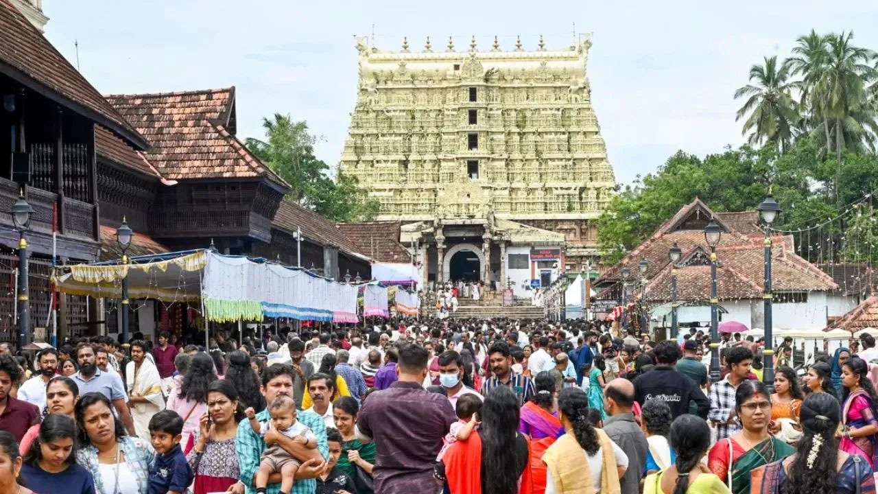 GST Dept: పద్మనాభ స్వామి ఆలయానికి రూ.1.57 కోట్ల జీఎస్టీ నోటీసులు.. GST Dept: పద్మనాభ స్వామి ఆలయానికి రూ.1.57 కోట్ల జీఎస్టీ నోటీసులు..