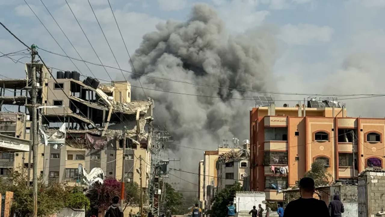 Israel-Gaza War: గాజాపై ఇజ్రాయెల్ దాడి.. 50 మంది చిన్నారుల సహా 84 మంది మృతి Israel-Gaza War: గాజాపై ఇజ్రాయెల్ దాడి.. 50 మంది చిన్నారుల సహా 84 మంది మృతి