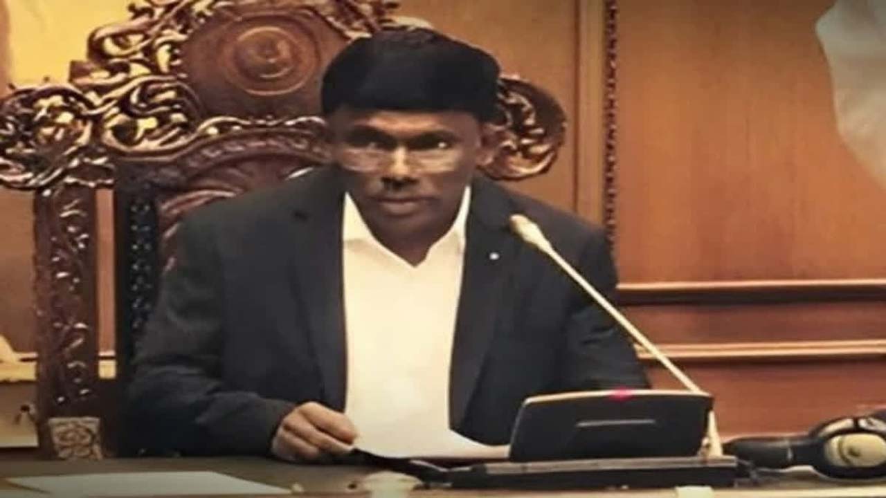 Goa: కాంగ్రెస్కు స్పీకర్ షాక్.. ఫిరాయింపు ఎమ్మెల్యేలపై వేటు పిటిషన్ కొట్టివేత Goa: కాంగ్రెస్కు స్పీకర్ షాక్.. ఫిరాయింపు ఎమ్మెల్యేలపై వేటు పిటిషన్ కొట్టివేత