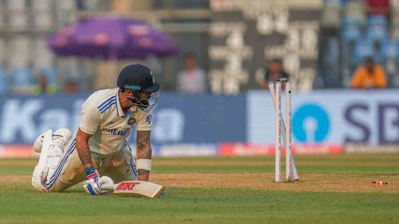 IND vs NZ: చిరుతలా పరిగిత్తే కోహ్లీ జోరుకు బ్రేక్ పడిందా..? రనౌట్ వీడియో IND vs NZ: చిరుతలా పరిగిత్తే కోహ్లీ జోరుకు బ్రేక్ పడిందా..? రనౌట్ వీడియో