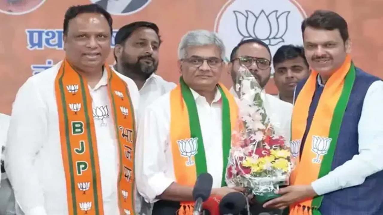 Maharashtra Polls: ఎన్నికల వేళ కాంగ్రెస్కు బిగ్ షాక్.. బీజేపీలో చేరిన సీనియర్ నేత రవి రాజా Maharashtra Polls: ఎన్నికల వేళ కాంగ్రెస్కు బిగ్ షాక్.. బీజేపీలో చేరిన సీనియర్ నేత రవి రాజా