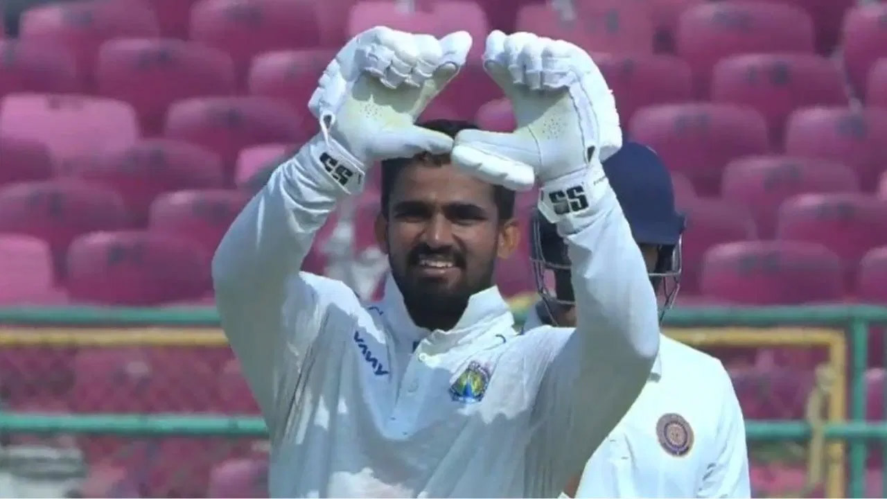 Ranji Trophy: మెగా వేలానికి ముందు వీర బాదుడు.. ట్రిపుల్ సెంచరీ సాధించిన లోమ్రోర్ Ranji Trophy: మెగా వేలానికి ముందు వీర బాదుడు.. ట్రిపుల్ సెంచరీ సాధించిన లోమ్రోర్