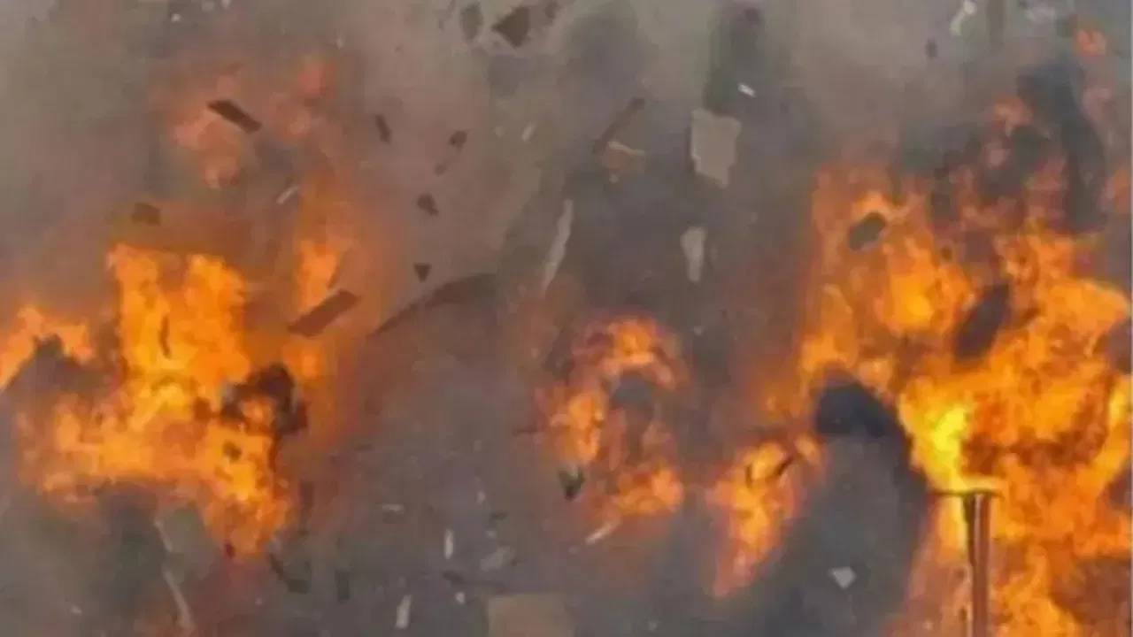 Pakistan : పాకిస్తాన్ లో ఉగ్రవాదుల దాడి.. భారీ పేలుడులో ఏడుగురు మృతి.. Pakistan : పాకిస్తాన్ లో ఉగ్రవాదుల దాడి.. భారీ పేలుడులో ఏడుగురు మృతి..