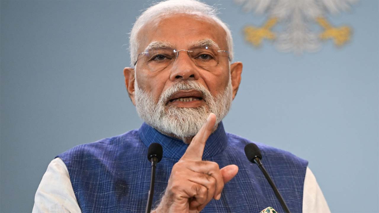 PM Modi: కెనడాలో హిందూ ఆలయాలపై దాడి.. స్పందించిన ప్రధాని మోడీ.. PM Modi: కెనడాలో హిందూ ఆలయాలపై దాడి.. స్పందించిన ప్రధాని మోడీ..