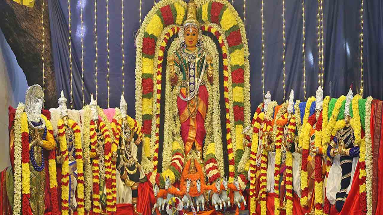 Tirupati: కపిలేశ్వర స్వామి ఆలయంలో నెల రోజులు పాటు హోమాలు.. Tirupati: కపిలేశ్వర స్వామి ఆలయంలో నెల రోజులు పాటు హోమాలు..