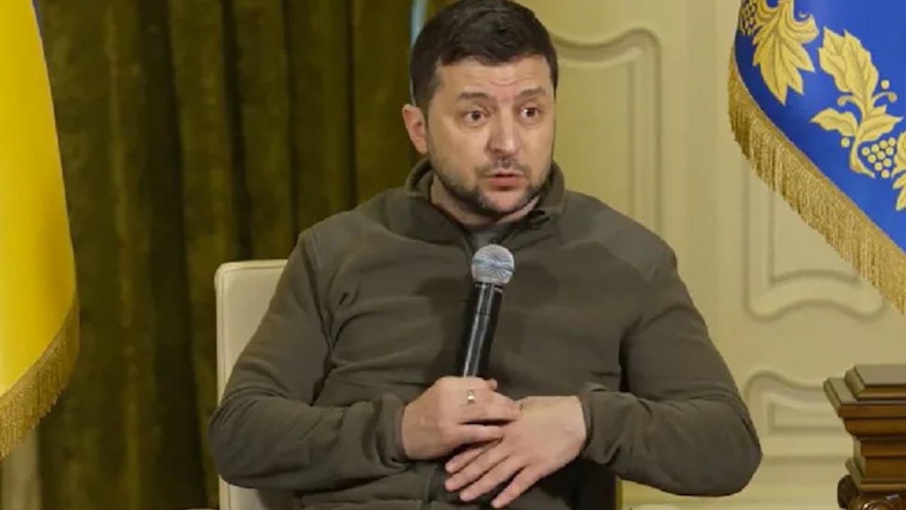 Zelensky: రష్యాపై క్షిపణులతో దాడి చేస్తా.. పర్మిషన్ ఇవ్వండి Zelensky: రష్యాపై క్షిపణులతో దాడి చేస్తా.. పర్మిషన్ ఇవ్వండి