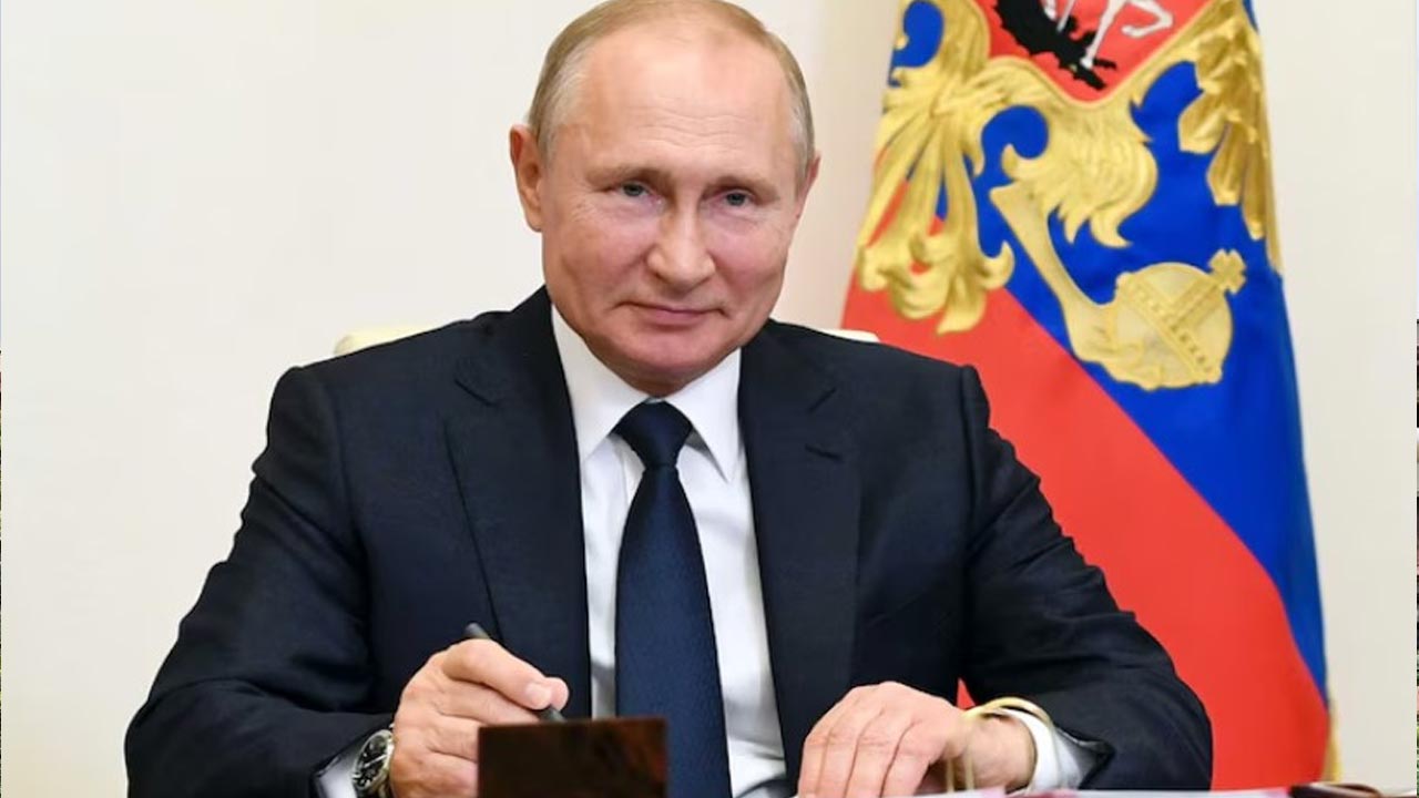India–Russia Relations: భారత్పై మరోసారి ప్రశంసలు కురిపించిన రష్యా అధ్యక్షుడు India–Russia Relations: భారత్పై మరోసారి ప్రశంసలు కురిపించిన రష్యా అధ్యక్షుడు