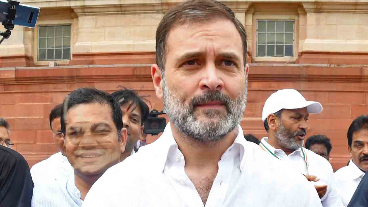Rahul Gandhi: నేడు హైదరాబాద్కు రాహుల్ గాంధీ.. కులగణనపై చర్చ Rahul Gandhi: నేడు హైదరాబాద్కు రాహుల్ గాంధీ.. కులగణనపై చర్చ