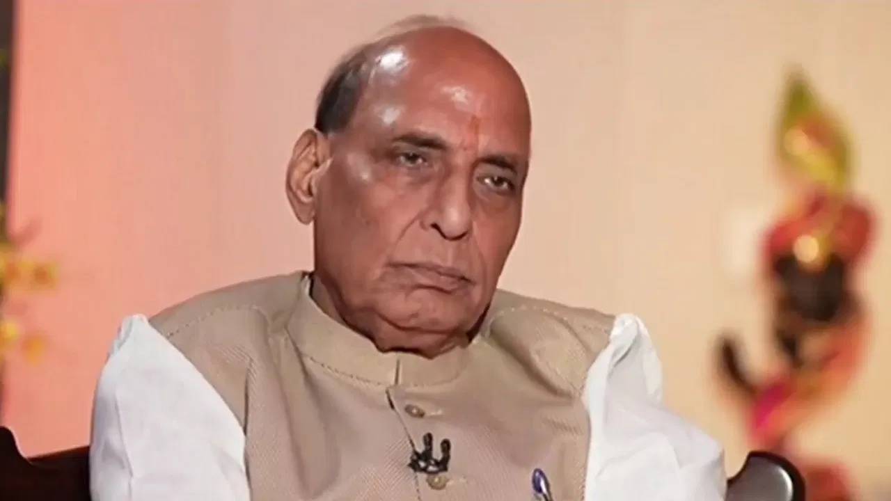 Rajnath Singh: భద్రతా లోపం లేదు.. వరుస ఉగ్రదాడులపై స్పందించిన రక్షణ మంత్రి.. Rajnath Singh: భద్రతా లోపం లేదు.. వరుస ఉగ్రదాడులపై స్పందించిన రక్షణ మంత్రి..