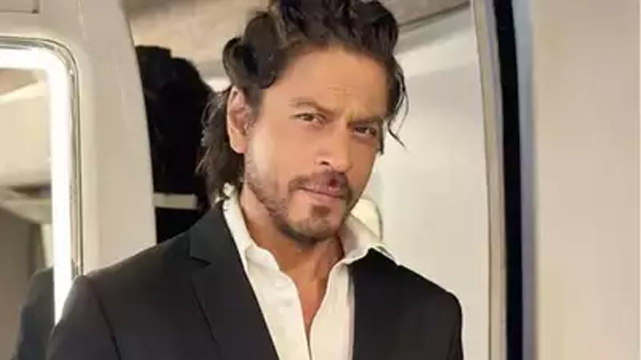 Shah Rukh Khan: నెక్స్ట్ చంపేది షారుఖ్ ఖాన్నే అంటూ బెదిరింపులు.. Shah Rukh Khan: నెక్స్ట్ చంపేది షారుఖ్ ఖాన్నే అంటూ బెదిరింపులు..