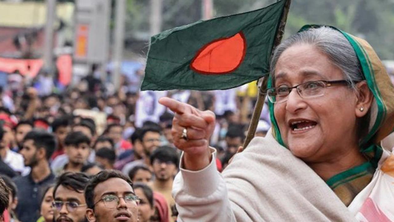 Sheikh Hasina: బంగ్లాదేశ్లో షేక్ హసీనా పార్టీ కార్యాలయానికి నిప్పు.. Sheikh Hasina: బంగ్లాదేశ్లో షేక్ హసీనా పార్టీ కార్యాలయానికి నిప్పు..