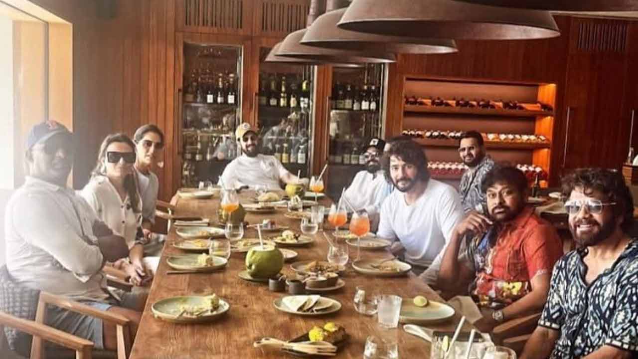 Tollywood: ఒకే ఫ్రేములో టాలీవుడ్ స్టార్ హీరోలు Tollywood: ఒకే ఫ్రేములో టాలీవుడ్ స్టార్ హీరోలు