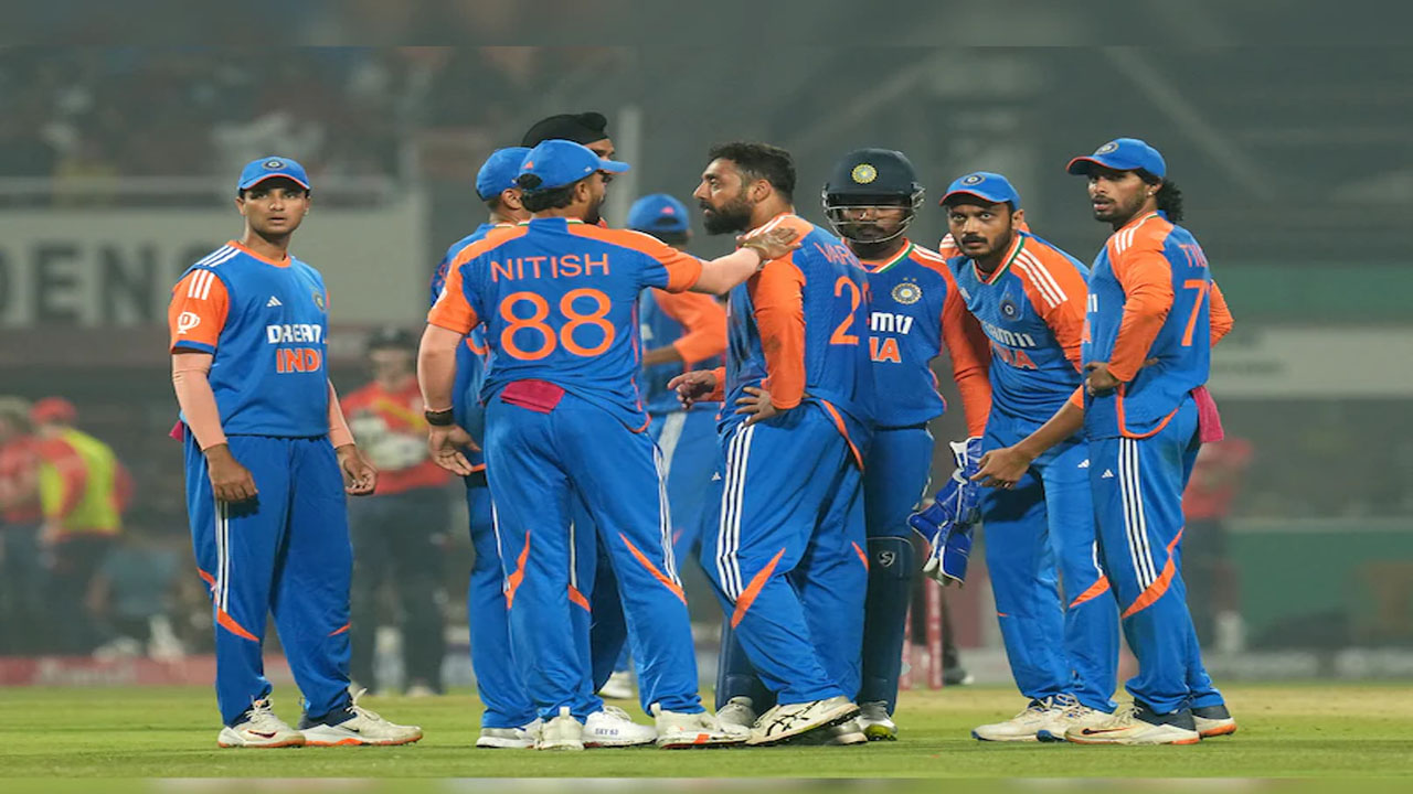 IND vs ENG: టీమిండియా అదరహో.. 132కి కుప్పకూలిన ఇంగ్లాండ్.. IND vs ENG: టీమిండియా అదరహో.. 132కి కుప్పకూలిన ఇంగ్లాండ్..