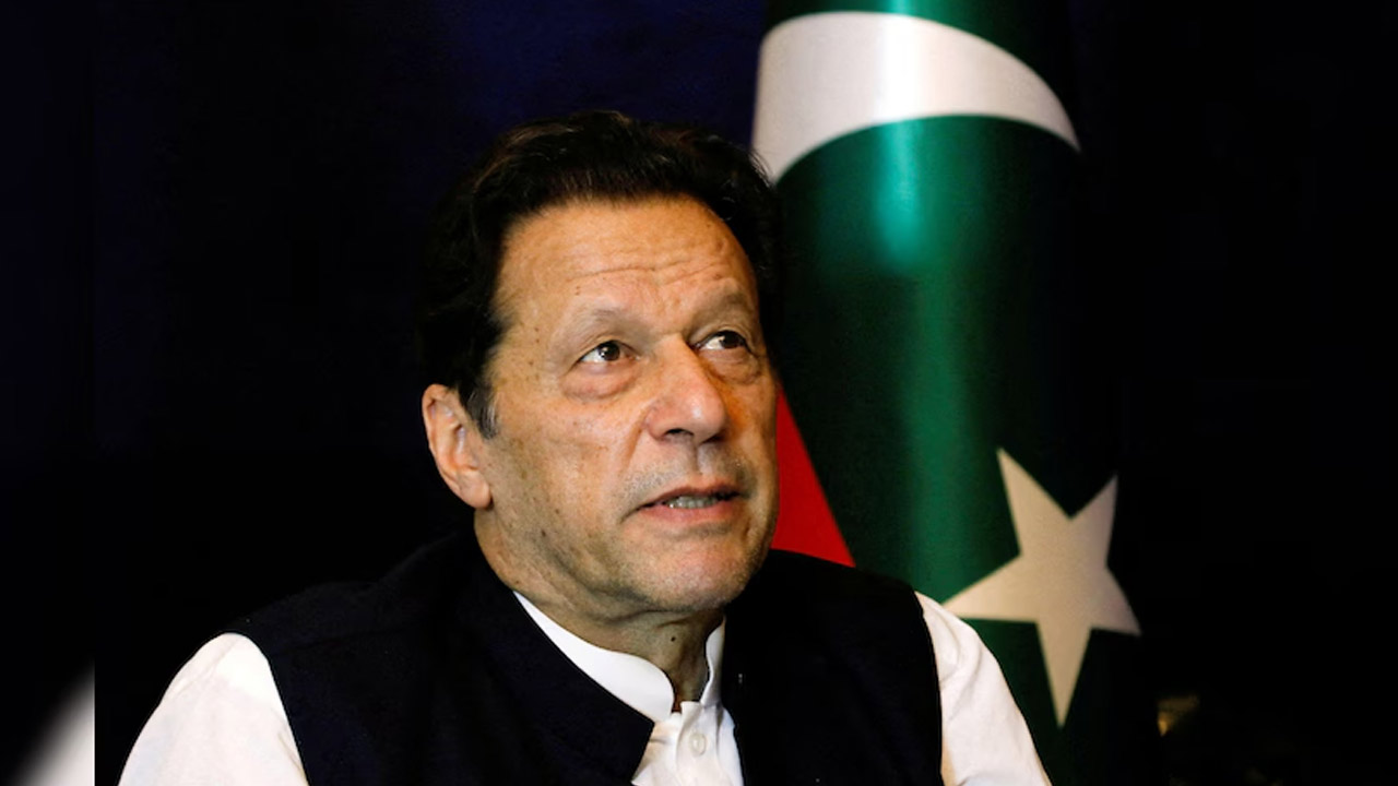 Pakistan : నేను నవాజ్ షరీఫ్ని కాదు, సైన్యంతో రాజీపడను : పాక్ మాజీ ప్రధాని ఇమ్రాన్ ఖాన్ Pakistan : నేను నవాజ్ షరీఫ్ని కాదు, సైన్యంతో రాజీపడను : పాక్ మాజీ ప్రధాని ఇమ్రాన్ ఖాన్