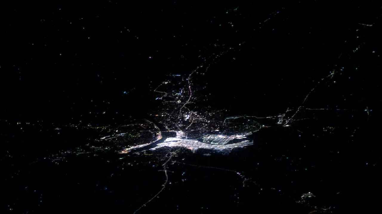Maha Kumbh Mela from space: “వెలిగిపోతున్న కుంభ మేళా”.. అంతరిక్షం నుంచి నాసా వ్యోమగామి ఫోటో.. Maha Kumbh Mela from space: “వెలిగిపోతున్న కుంభ మేళా”.. అంతరిక్షం నుంచి నాసా వ్యోమగామి ఫోటో..