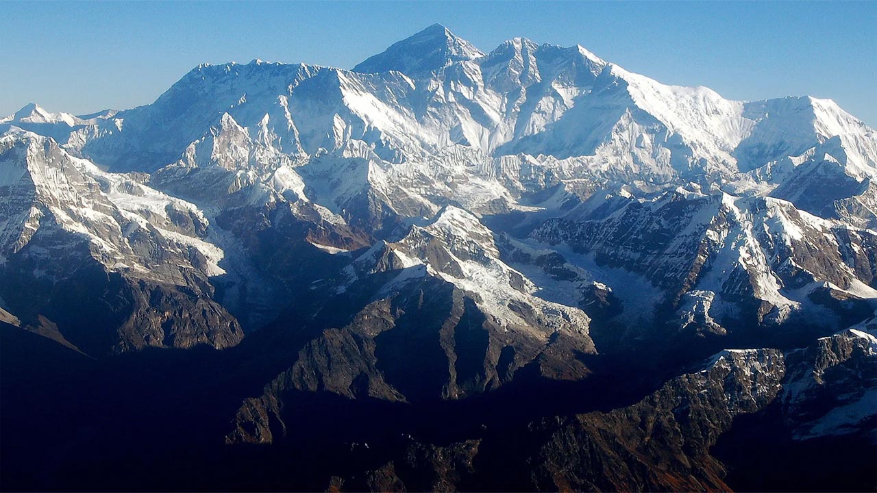Mountains: భూమి అడుగున మౌంట్ ఎవరెస్ట్ కన్నా రెండు ఎత్తైన పర్వతాలు.. ఎక్కడంటే..! Mountains: భూమి అడుగున మౌంట్ ఎవరెస్ట్ కన్నా రెండు ఎత్తైన పర్వతాలు.. ఎక్కడంటే..!