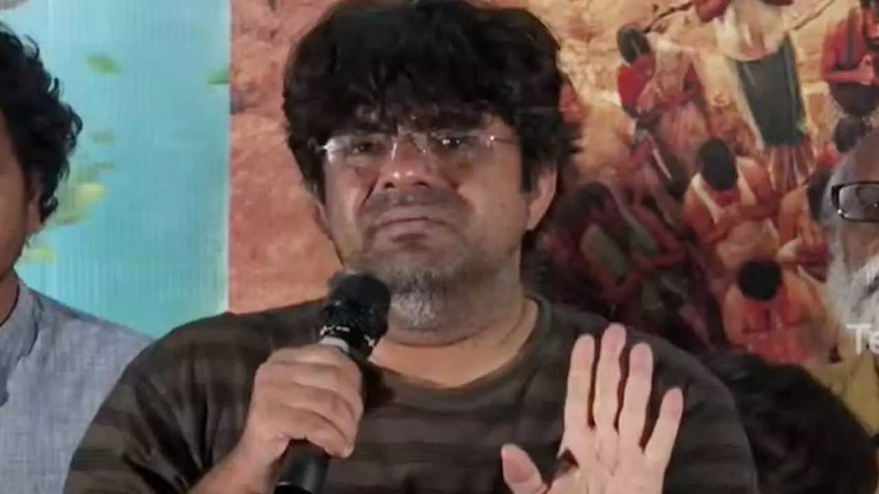 Srikanth Iyengar : జీ పే పంపితే డబ్బులిస్తానంటూ.. రివ్యూవర్స్ పై నోరు పారేసుకున్న శ్రీకాంత్ అయ్యంగార్ Srikanth Iyengar : జీ పే పంపితే డబ్బులిస్తానంటూ.. రివ్యూవర్స్ పై నోరు పారేసుకున్న శ్రీకాంత్ అయ్యంగార్
