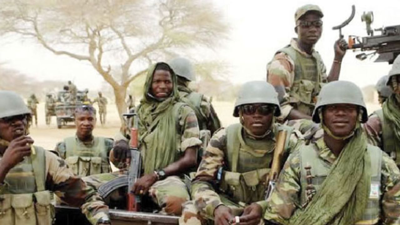 Nigerian Army: నైజీరియా సైన్యం ఊచకోత.. 79 మంది ఉగ్రవాదులు హతం Nigerian Army: నైజీరియా సైన్యం ఊచకోత.. 79 మంది ఉగ్రవాదులు హతం