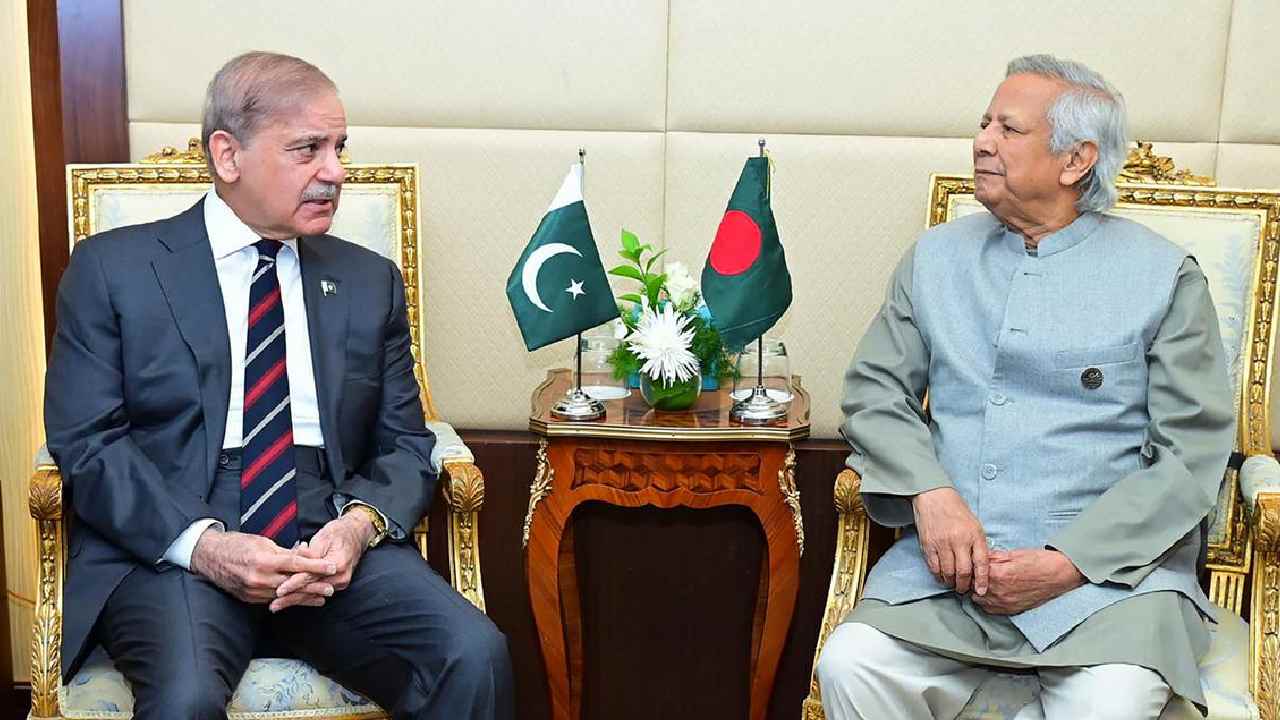 Pakistan-Bangladesh: బంగ్లాదేశ్కి పాక్ ఐఎస్ఐ ఏజెంట్లు.. నిశితంగా గమనిస్తున్న భారత్.. Pakistan-Bangladesh: బంగ్లాదేశ్కి పాక్ ఐఎస్ఐ ఏజెంట్లు.. నిశితంగా గమనిస్తున్న భారత్..