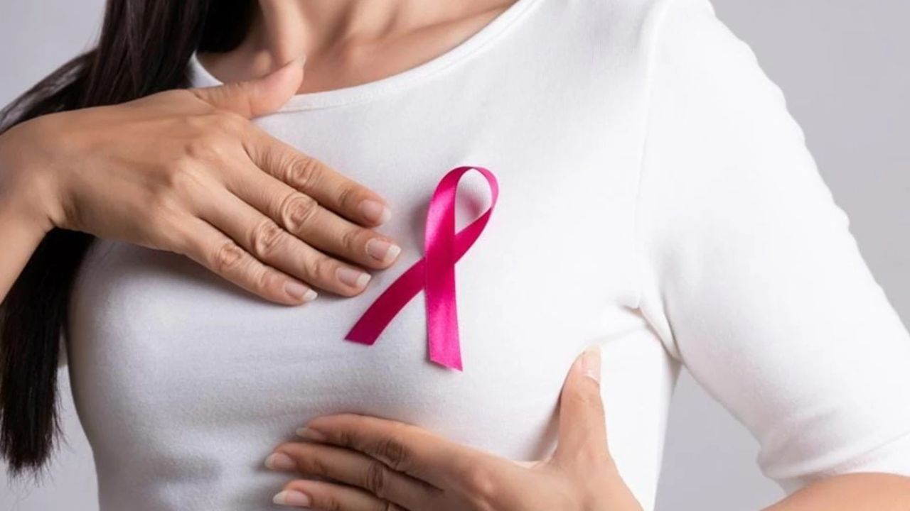 Breast Cancer: రొమ్ము క్యాన్సర్కు సంబంధించి శుభవార్త.. ఒకే డోస్లో ట్యూమర్ తొలగింపు? Breast Cancer: రొమ్ము క్యాన్సర్కు సంబంధించి శుభవార్త.. ఒకే డోస్లో ట్యూమర్ తొలగింపు?