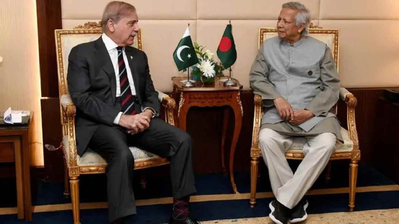 India-Bangladesh: భారత్పై పాక్-బంగ్లా కుట్రలు.. సరిహద్దుల వద్దకు ఐఎస్ఐ.. చికెన్స్ నెక్, త్రిపుర టార్గెట్..? India-Bangladesh: భారత్పై పాక్-బంగ్లా కుట్రలు.. సరిహద్దుల వద్దకు ఐఎస్ఐ.. చికెన్స్ నెక్, త్రిపుర టార్గెట్..?
