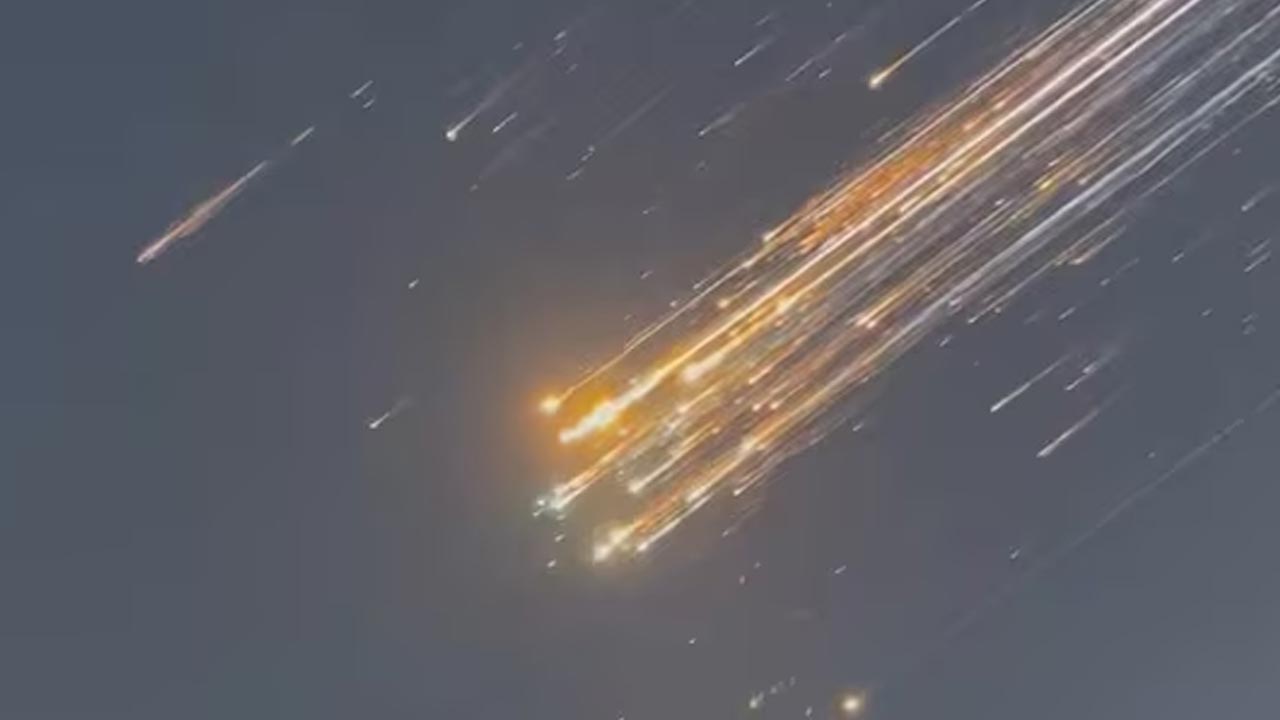 SpaceX Starship destroyed: పేలిన స్టార్షిష్ రాకెట్.. నెట్టింట చక్కర్లు కొడుతున్న వీడియో SpaceX Starship destroyed: పేలిన స్టార్షిష్ రాకెట్.. నెట్టింట చక్కర్లు కొడుతున్న వీడియో