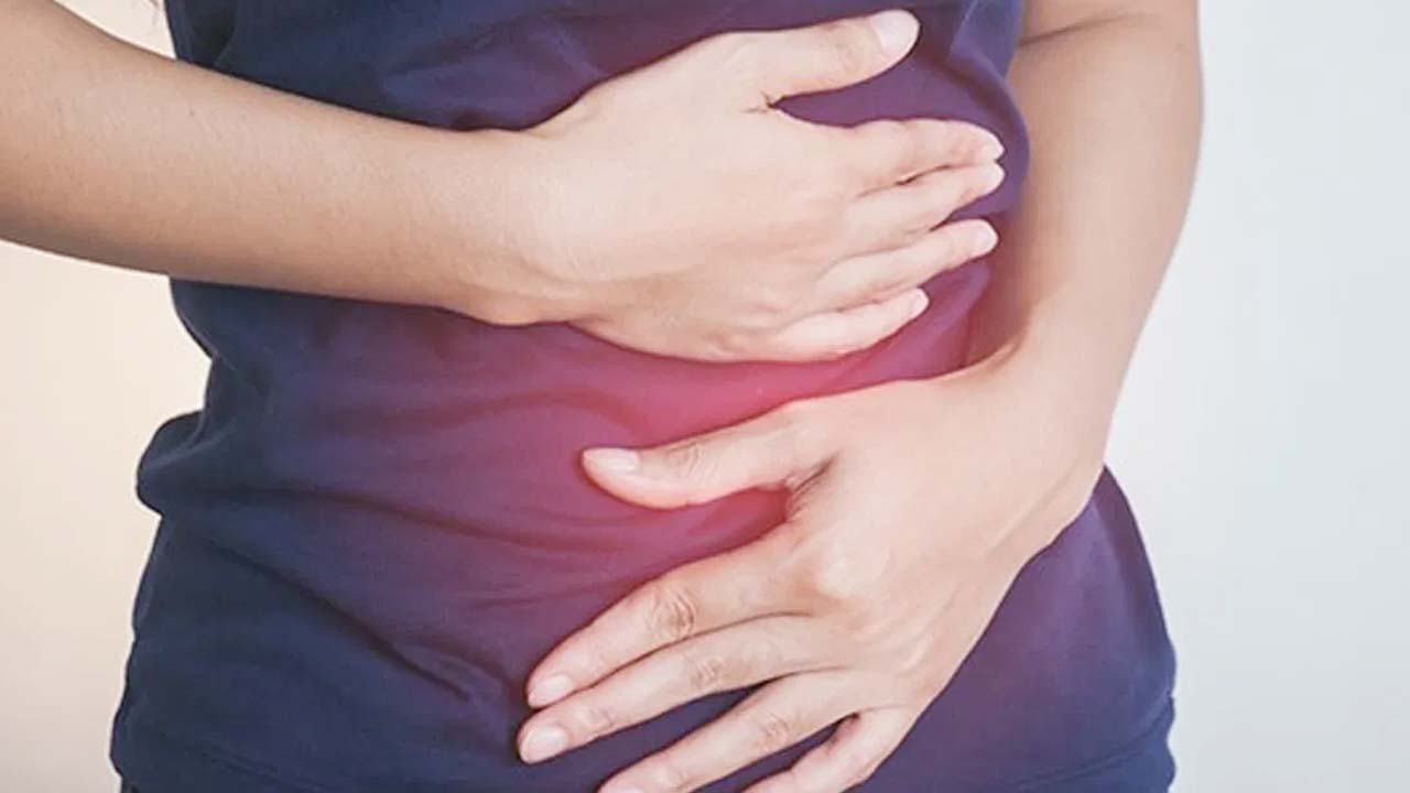 Health Tips: ఆహరం తిన్న వెంటనే కడుపు ఉబ్బరంగా అనిపిస్తుందా! ఈ తప్పులు చేయకండి! Health Tips: ఆహరం తిన్న వెంటనే కడుపు ఉబ్బరంగా అనిపిస్తుందా! ఈ తప్పులు చేయకండి!