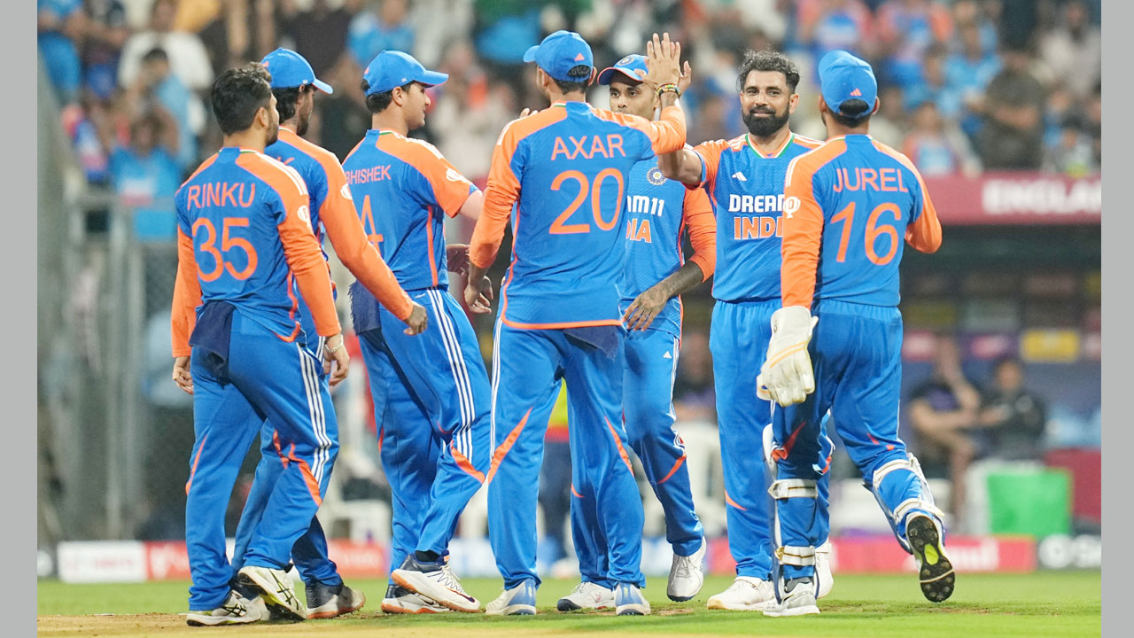 Ind vs Eng 5th T20: ఇంగ్లాండ్ ను చిత్తుగా ఓడించిన భారత్.. అదరగొట్టిన కుర్రాళ్లు! Ind vs Eng 5th T20: ఇంగ్లాండ్ ను చిత్తుగా ఓడించిన భారత్.. అదరగొట్టిన కుర్రాళ్లు!