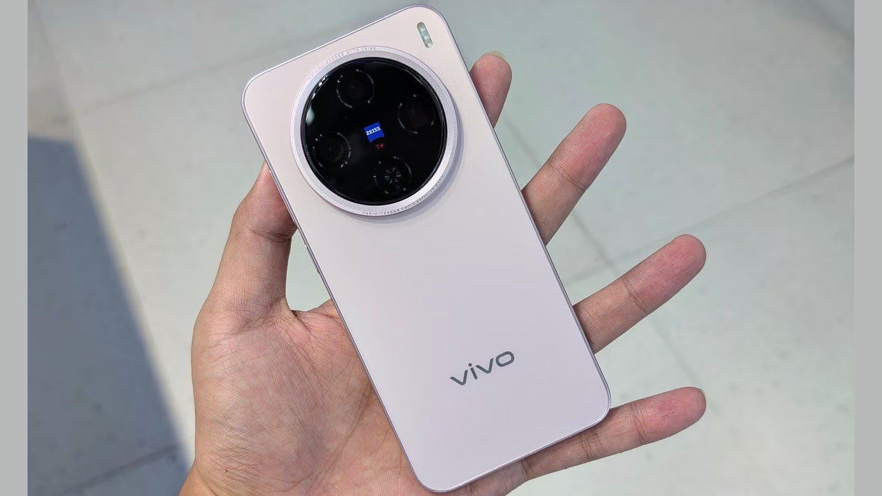 Vivo X200 Pro Mini: క్రేజీ ఫీచర్లతో వివో ఎక్స్200 ప్రో మినీ ఫోన్.. రిలీజ్ ఎప్పుడంటే? Vivo X200 Pro Mini: క్రేజీ ఫీచర్లతో వివో ఎక్స్200 ప్రో మినీ ఫోన్.. రిలీజ్ ఎప్పుడంటే?