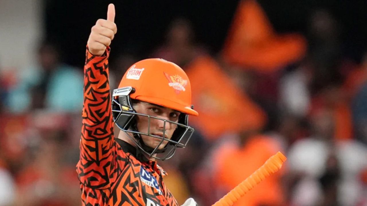 SRH: చెప్పి మరీ అద్దాలు పగలగొడుతున్న అభిషేక్.. ప్రాక్టీస్ వీడియో వైరల్ SRH: చెప్పి మరీ అద్దాలు పగలగొడుతున్న అభిషేక్.. ప్రాక్టీస్ వీడియో వైరల్