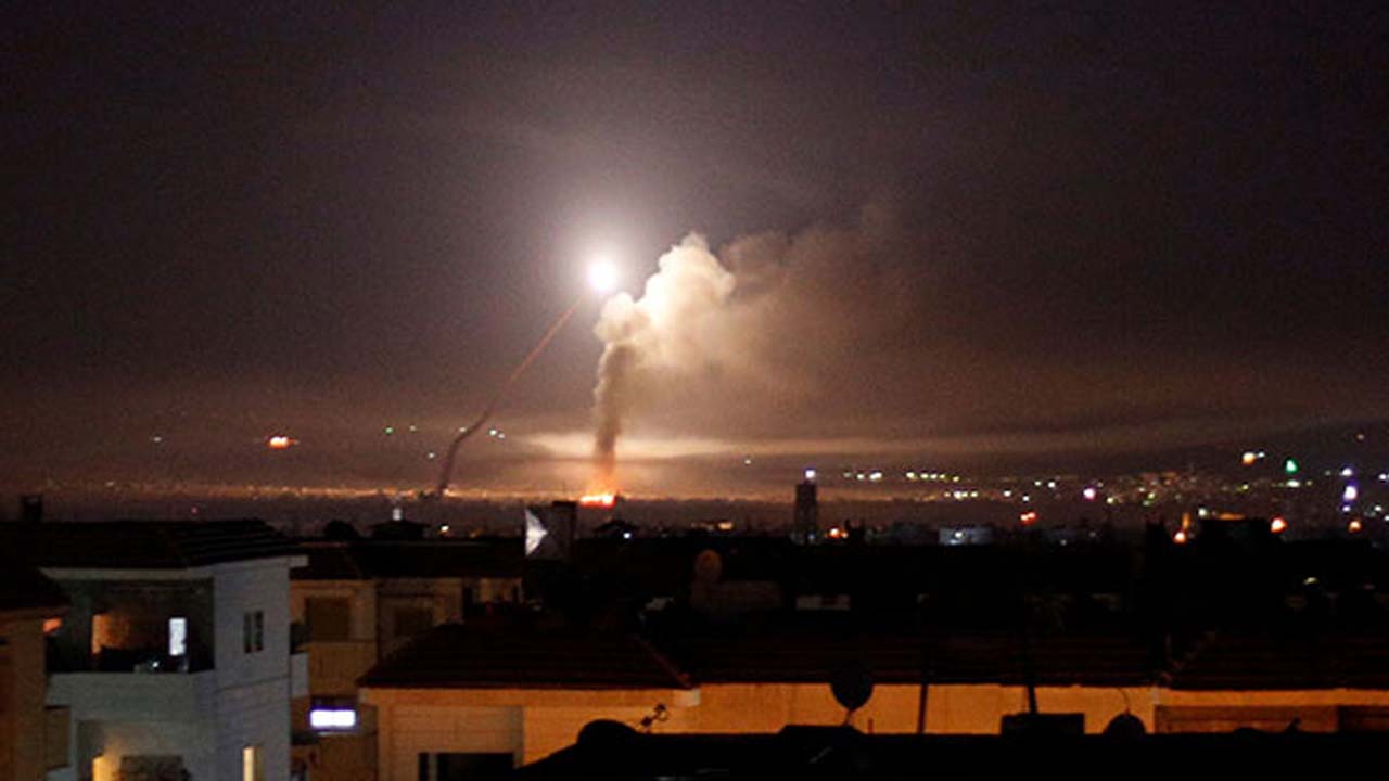 Israel-Gaza: గాజాపై ఇజ్రాయెల్ భీకరదాడులు.. 66 మంది మృతి Israel-Gaza: గాజాపై ఇజ్రాయెల్ భీకరదాడులు.. 66 మంది మృతి