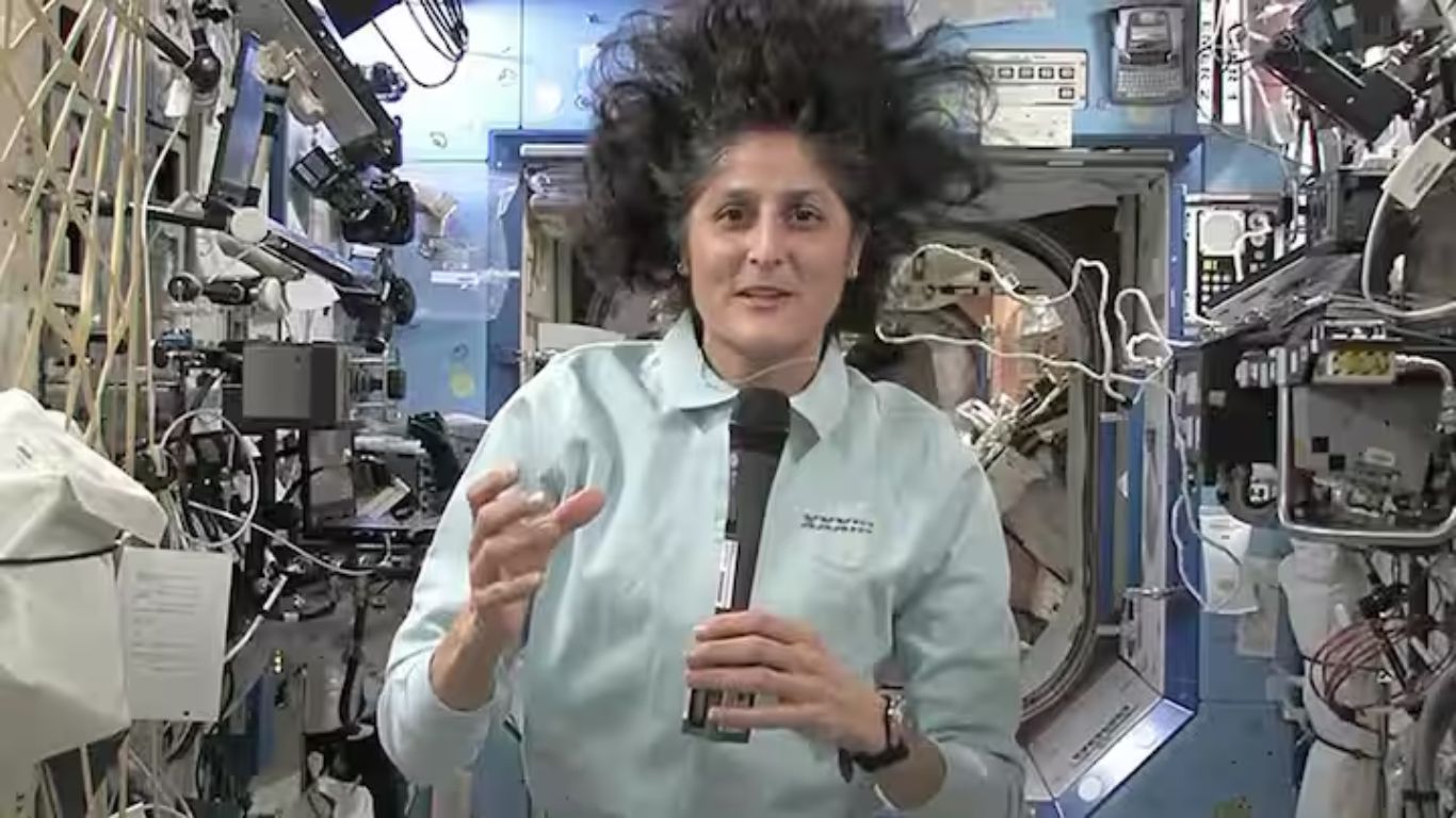 Sunita Williams: సునీతా విలియమ్స్ ల్యాండింగ్ అయ్యే చివరి 45 నిమిషాలు ప్రమాదకరం..! Sunita Williams: సునీతా విలియమ్స్ ల్యాండింగ్ అయ్యే చివరి 45 నిమిషాలు ప్రమాదకరం..!