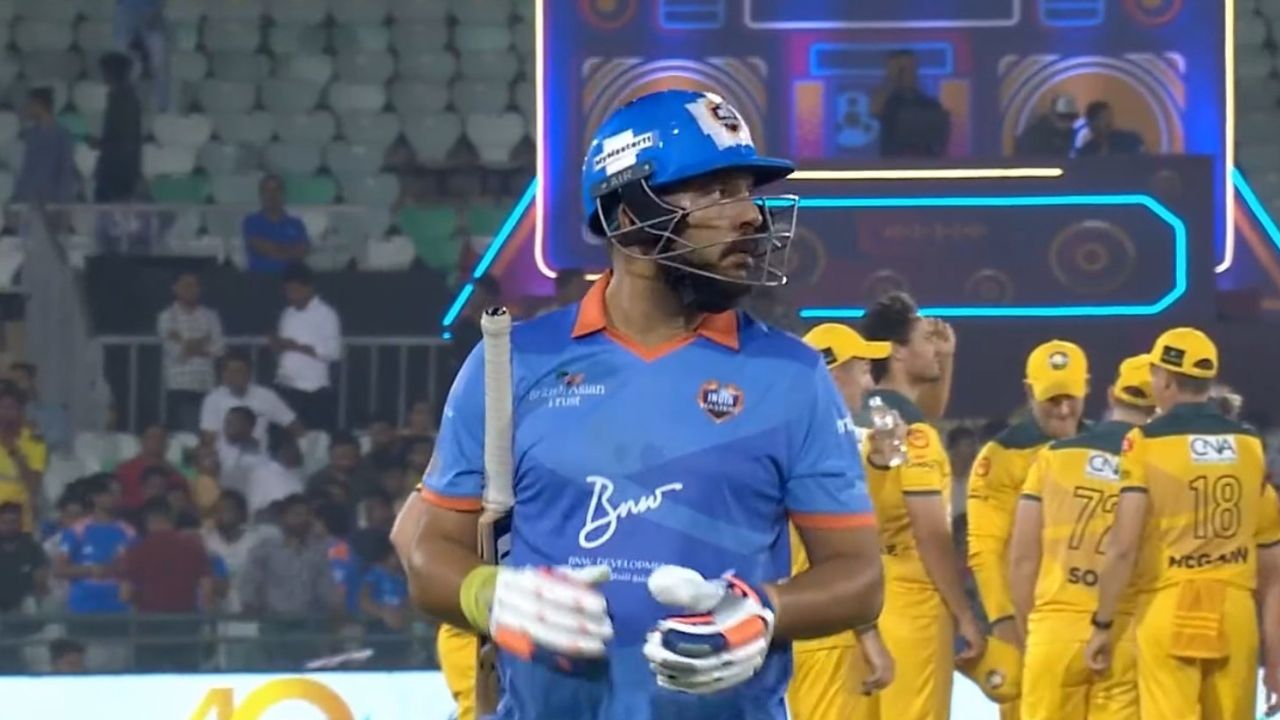 IND vs AUS: యువరాజ్ సింగ్ సిక్సర్ల మోత.. సెమీఫైనల్లో ఆస్ట్రేలియా చిత్తు! IND vs AUS: యువరాజ్ సింగ్ సిక్సర్ల మోత.. సెమీఫైనల్లో ఆస్ట్రేలియా చిత్తు!