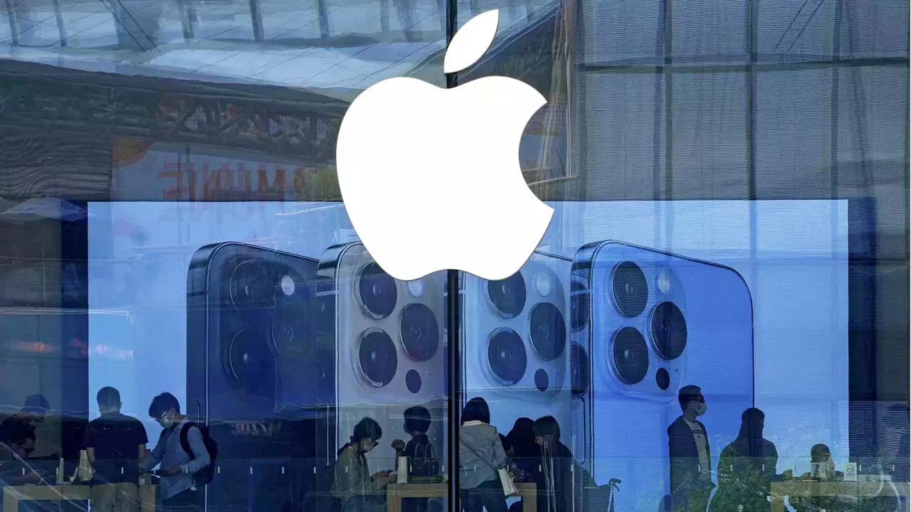 Apple iPhone Fold: యాపిల్ లవర్స్ గెట్ రెడీ.. ఫోల్డబుల్ ఫోన్ వచ్చేస్తోంది.. ధర ఎంతంటే? Apple iPhone Fold: యాపిల్ లవర్స్ గెట్ రెడీ.. ఫోల్డబుల్ ఫోన్ వచ్చేస్తోంది.. ధర ఎంతంటే?