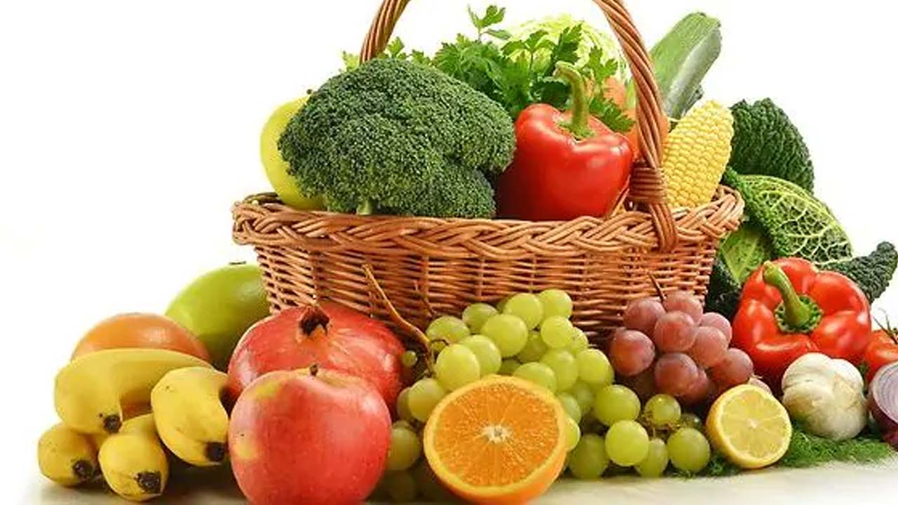 Health Tips: రక్తహీనతతో బాధపడుతున్నారా? ఆహారంలో ఈ పండ్లను చేర్చుకోండి Health Tips: రక్తహీనతతో బాధపడుతున్నారా? ఆహారంలో ఈ పండ్లను చేర్చుకోండి