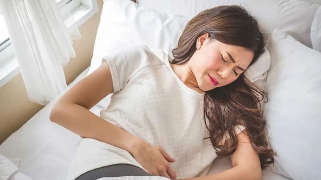 Menstruation Period: నెలసరి ఆలస్యం కావడానికి కారణాలు ఇవే.. జాగ్రత్త పడకపోతే అంతే సంగతి! Menstruation Period: నెలసరి ఆలస్యం కావడానికి కారణాలు ఇవే.. జాగ్రత్త పడకపోతే అంతే సంగతి!