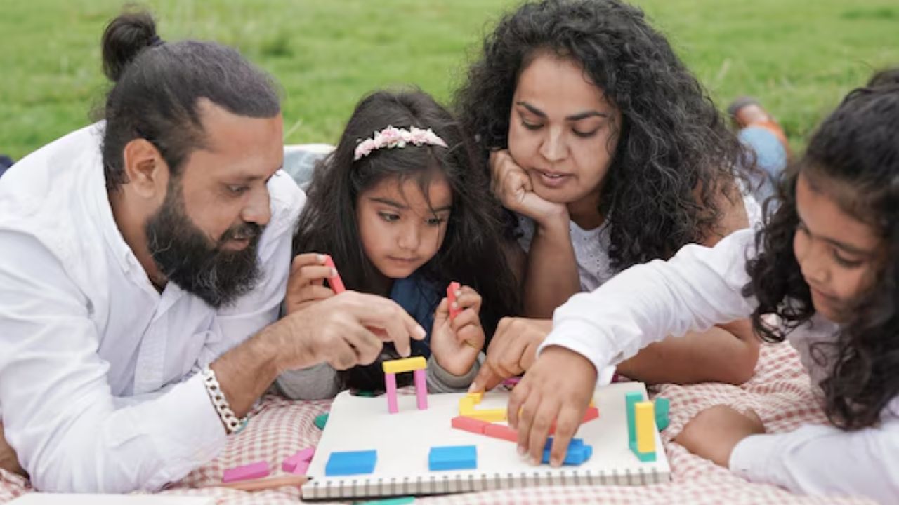 Parenting Tips: పిల్లల వేసవి సెలవుల్లో తల్లిదండ్రులు చేయాల్సిన పనులు ఇవే! Parenting Tips: పిల్లల వేసవి సెలవుల్లో తల్లిదండ్రులు చేయాల్సిన పనులు ఇవే!