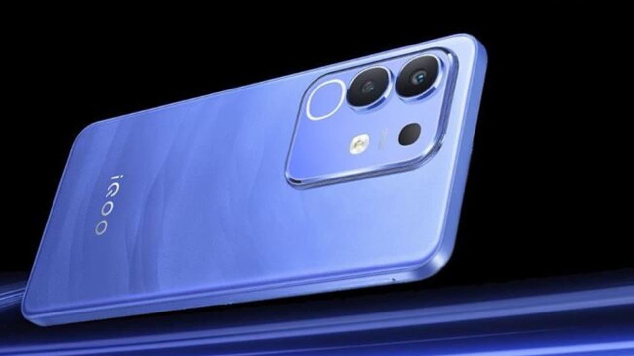 Upcoming phones: పవర్ ఫుల్ ఫీచర్లతో రిలీజ్ కు రెడీ అవుతున్న బ్రాండెడ్ స్మార్ట్ ఫోన్స్ ఇవే Upcoming phones: పవర్ ఫుల్ ఫీచర్లతో రిలీజ్ కు రెడీ అవుతున్న బ్రాండెడ్ స్మార్ట్ ఫోన్స్ ఇవే
