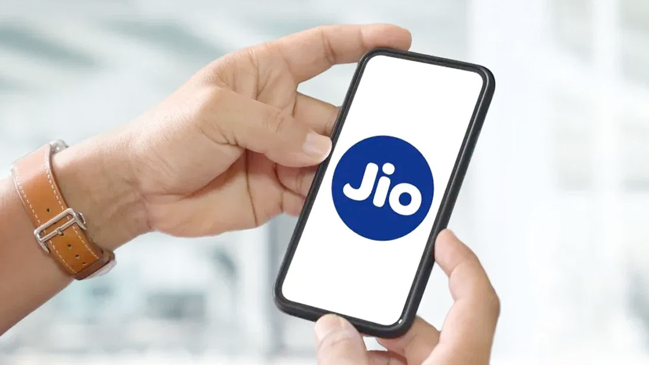 Jio: క్రేజీ రీఛార్జ్ ప్లాన్స్.. ఫ్రీగా నెట్ఫ్లిక్స్, జియో హాట్స్టార్ సబ్స్క్రిప్షన్.. Jio: క్రేజీ రీఛార్జ్ ప్లాన్స్.. ఫ్రీగా నెట్ఫ్లిక్స్, జియో హాట్స్టార్ సబ్స్క్రిప్షన్..