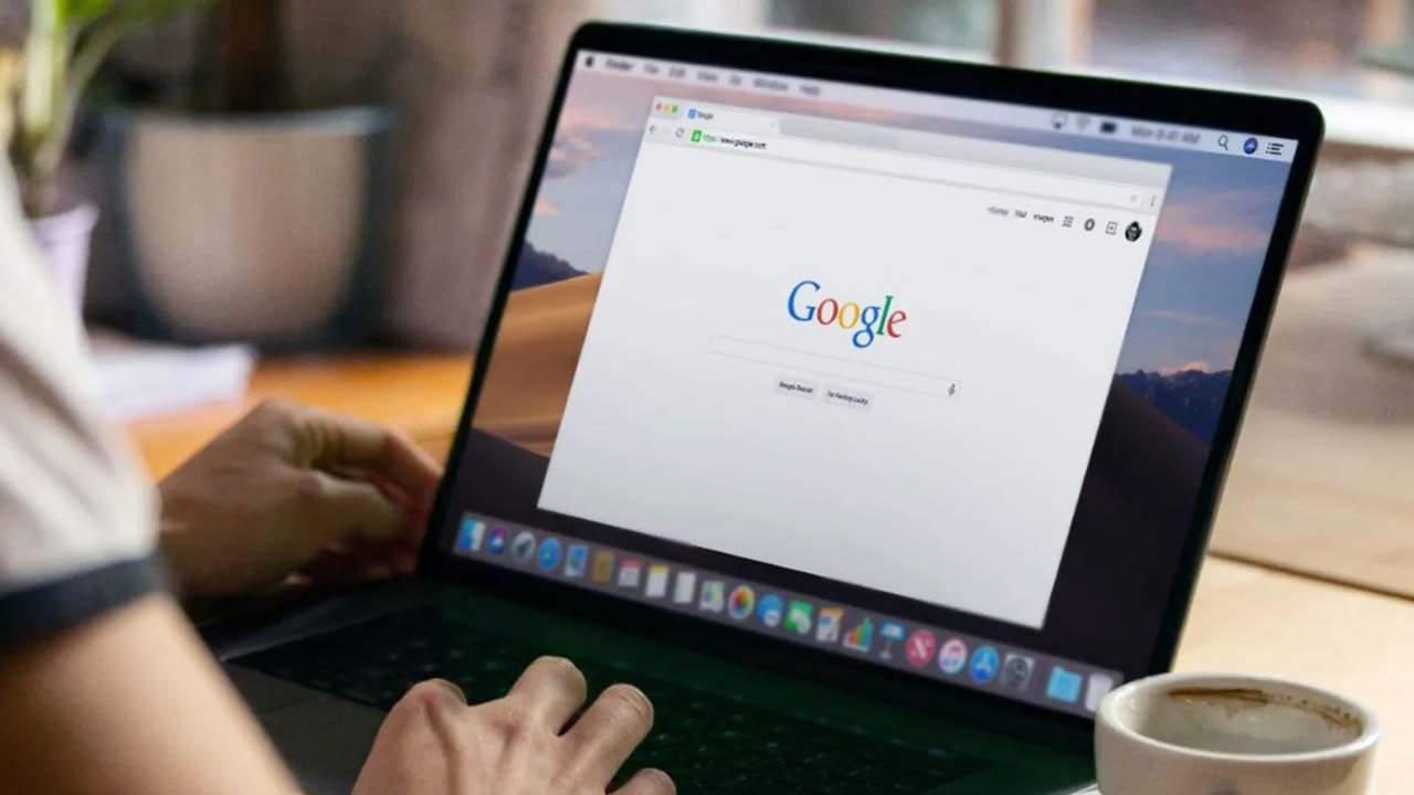Google Chrome: కంప్యూటర్లో క్రోమ్ వాడే వారికి కేంద్రం హెచ్చరిక.. వెంటనే ఈ పని చేయండి! Google Chrome: కంప్యూటర్లో క్రోమ్ వాడే వారికి కేంద్రం హెచ్చరిక.. వెంటనే ఈ పని చేయండి!