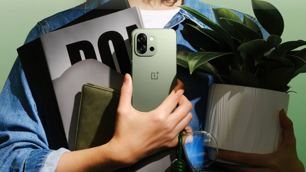 OnePlus 13s: స్నాప్డ్రాగన్ 8 ఎలైట్, 50MP + 50MP కెమెరా, 4K వీడియో రికార్డింగ్ వంటి ప్రీమియం ఫీచర్స్తో వచ్చేసిన వన్ప్లస్ 13s..! OnePlus 13s: స్నాప్డ్రాగన్ 8 ఎలైట్, 50MP + 50MP కెమెరా, 4K వీడియో రికార్డింగ్ వంటి ప్రీమియం ఫీచర్స్తో వచ్చేసిన వన్ప్లస్ 13s..!